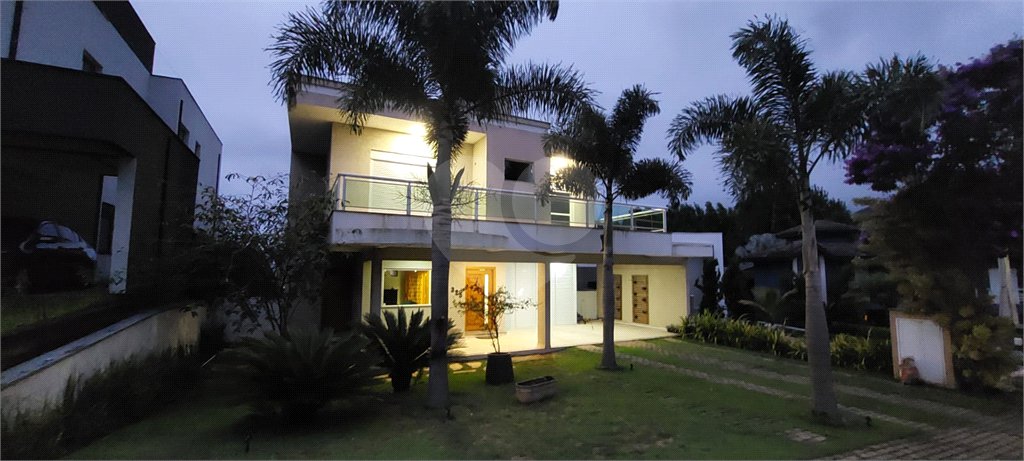 Casa para alugar com 4 quartos, sendo 3 suítes,  no condomínio Figueira Garden, Atibaia - SP
