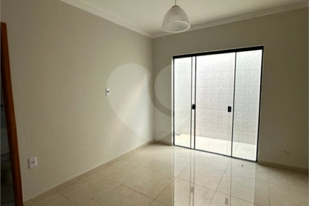 Casa à venda com 4 quartos, sendo 2 suítes, em Residencial Ponta Porã I, Ponta Porã, MS