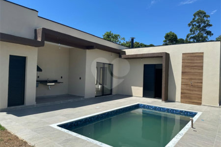 Casa à venda com 3 quartos, sendo 1 suíte, em Jardim Paraíso da Usina, Atibaia, SP