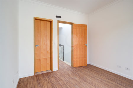 Sobrado à venda com 3 quartos, sendo 1 suíte, em Alto da Boa Vista, São Paulo, SP