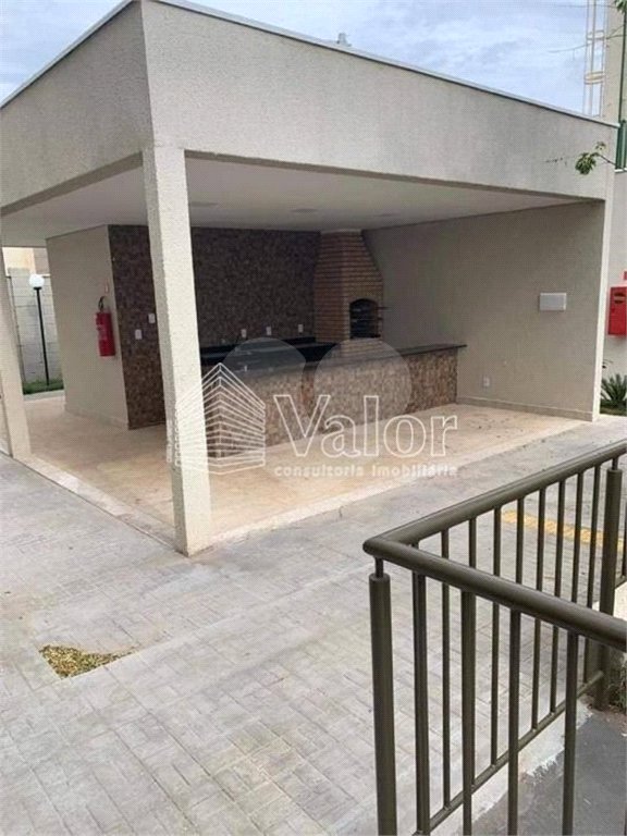 Apartamento no Condomínio Monte Athos.
