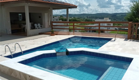 Casa à venda com 3 quartos, sendo 2 suítes,  no condomínio Vila Hípica I, Vinhedo - SP