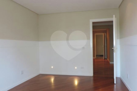 Apartamento à venda com 3 suítes em Jardim Marajoara, São Paulo, SP