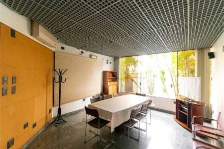 Casa à venda com 8 quartos, sendo 2 suítes, em Indianópolis, São Paulo, SP