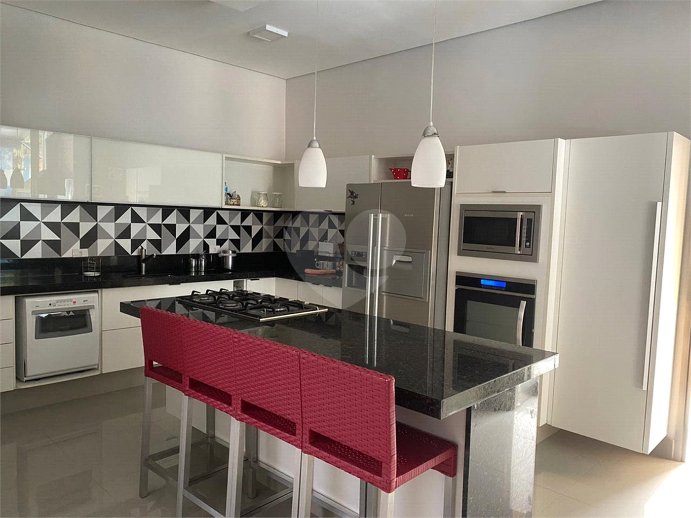 Casa à venda com 4 suítes no condomínio Vivendas do Lago, Sorocaba - SP