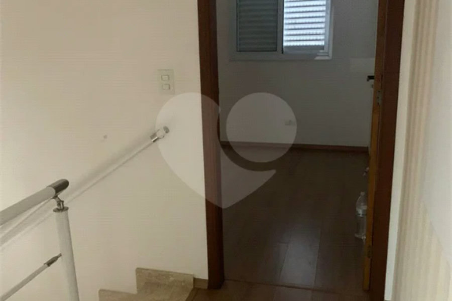 Sobrado à venda com 2 suítes em Horto, São Paulo, SP