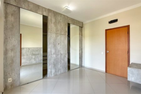 Casa à venda ou para alugar com 3 quartos, sendo 1 suíte,  no condomínio Portal de Itaici, Indaiatuba - SP