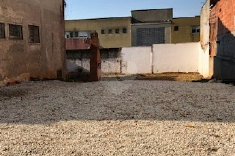 Excelente terreno em ótima localização. Venha fazer uma visita = 600M²