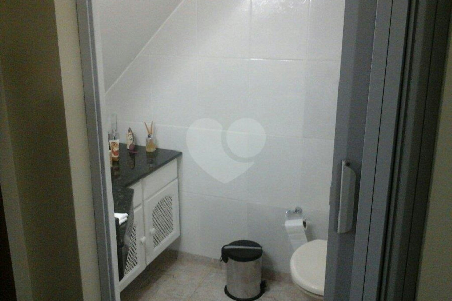 Casa de Vila à venda com 4 quartos, sendo 1 suíte, no condomínio Travessa Isadora,4, São Paulo - SP
