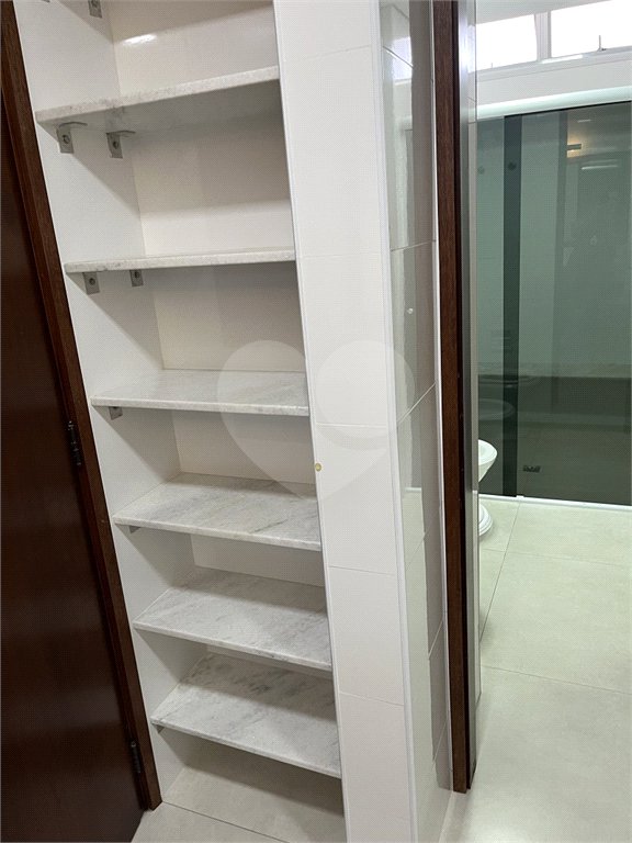 Apartamento à venda ou para alugar com 3 quartos, sendo 1 suíte, em Enseada, Guarujá, SP