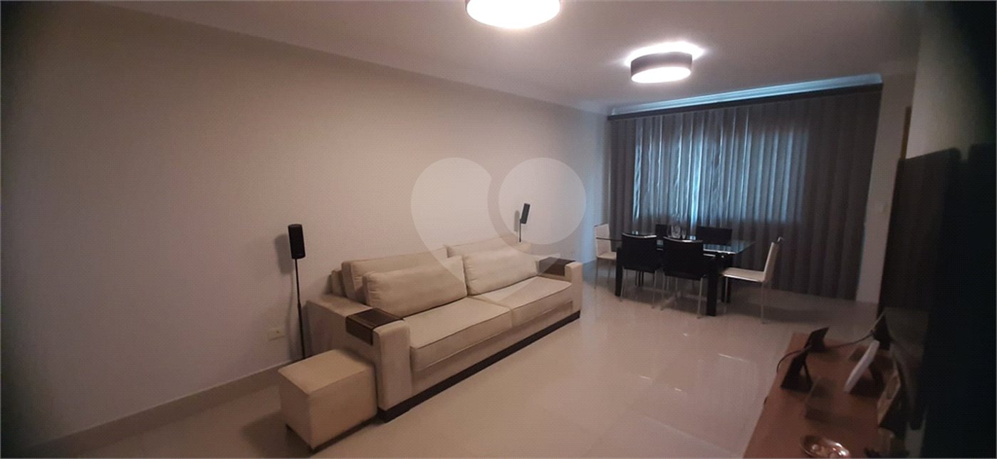 Casa à venda com 3 quartos, sendo 2 suítes, no condomínio Mário Araújo, São Paulo - SP