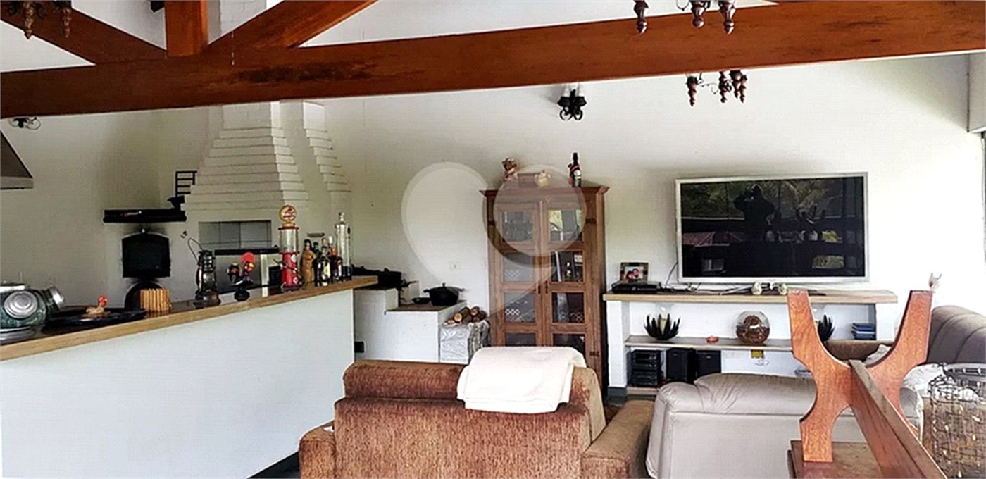 Casa à venda com 4 suítes no condomínio Alpes da Cantareira, Mairiporã - SP