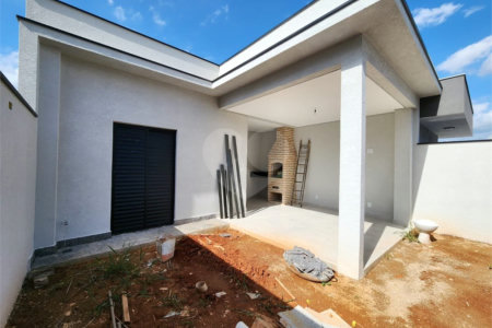 Casa à venda com 3 quartos, sendo 1 suíte, no condomínio Santinon, Sorocaba - SP