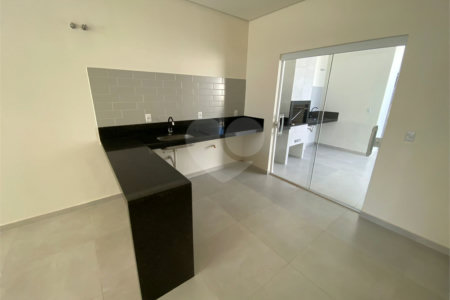 Casa à venda com 3 quartos, sendo 1 suíte, no condomínio Horto Florestal Villagio, Sorocaba - SP