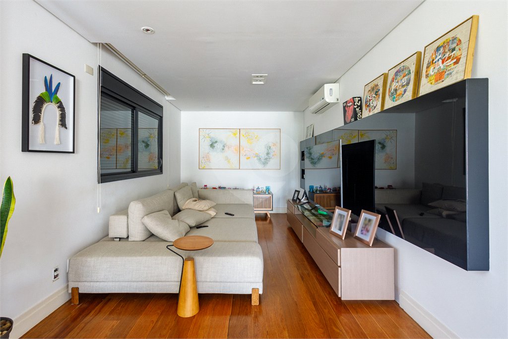 Apartamento à venda com 4 quartos, sendo 2 suítes,  em Jardim Panorama, São Paulo, SP