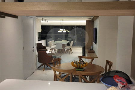 Apartamento à venda com 3 suítes em Indianópolis, São Paulo, SP