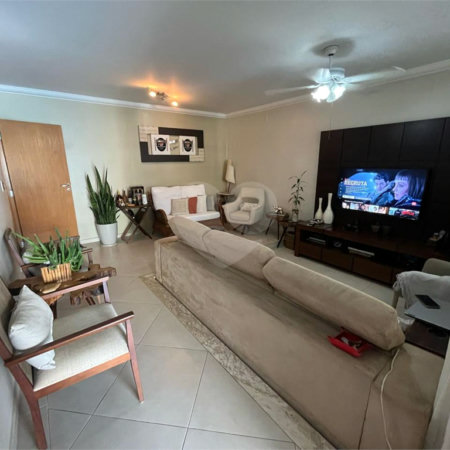 Casa à venda com 3 quartos, sendo 1 suíte,  em Jardim Casablanca, São Paulo, SP