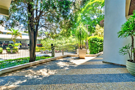 Apartamento à venda com 3 suítes em Campo Belo, São Paulo, SP