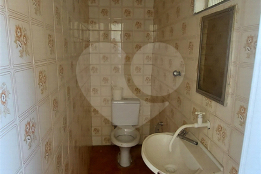 Sobrado à venda com 4 quartos, sendo 1 suíte, em Vila Guarani, São Paulo, SP