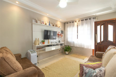 Casa à venda com 3 quartos, sendo 1 suíte, em Chora Menino, São Paulo, SP