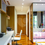Casa à venda com 4 suítes no condomínio Vila Flora, São Paulo - SP