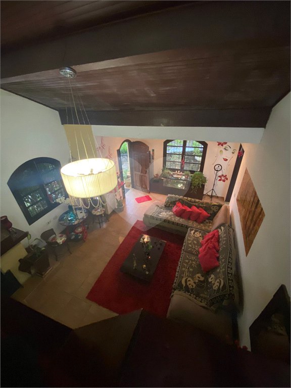 Sobrado à venda com 6 quartos, sendo 4 suítes,  em Retiro das Fontes, Atibaia, SP