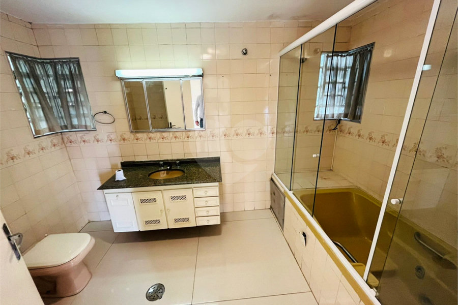 Casa à venda com 4 quartos, sendo 1 suíte, em Jardim São Bento, São Paulo, SP