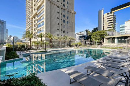 Apartamento à venda com 4 suítes em Real Parque, São Paulo, SP