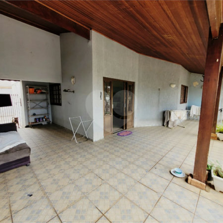 Sobrado à venda com 4 quartos, sendo 1 suíte, em Jardim Regina, Indaiatuba, SP