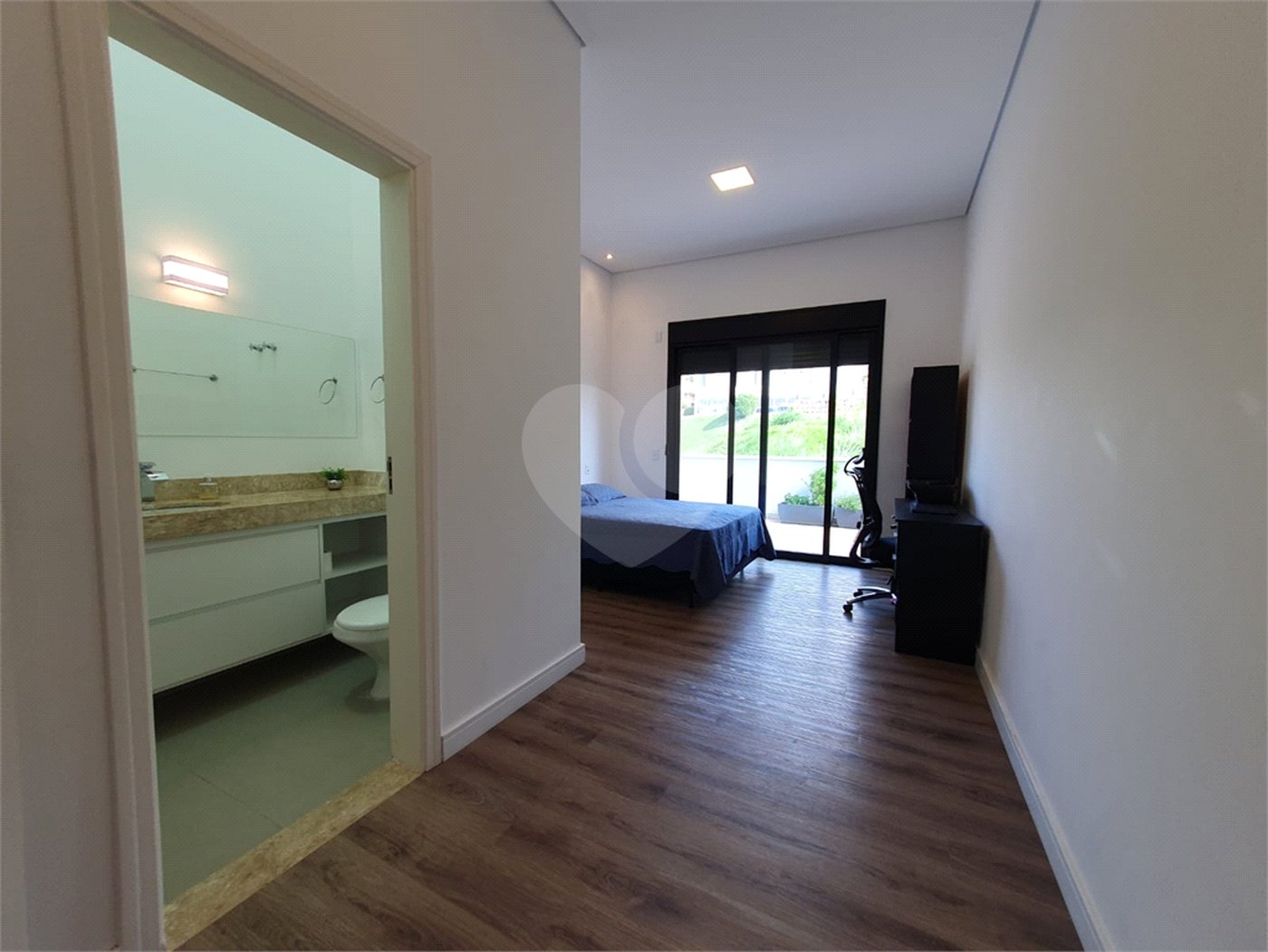 Casa à venda com 6 quartos, sendo 5 suítes, no condomínio Jardim Primavera, Louveira - SP