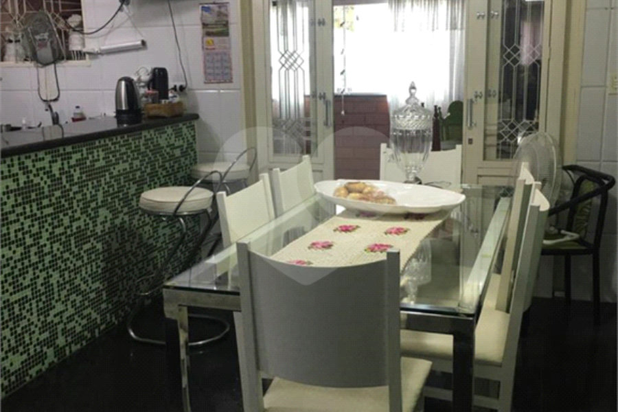 Sobrado à venda com 3 quartos, sendo 1 suíte, em Tremembé, São Paulo, SP
