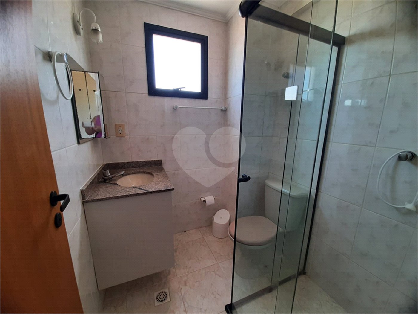 Apartamento à venda com 2 quartos, sendo 1 suíte, em Vera Cruz, Mongaguá, SP