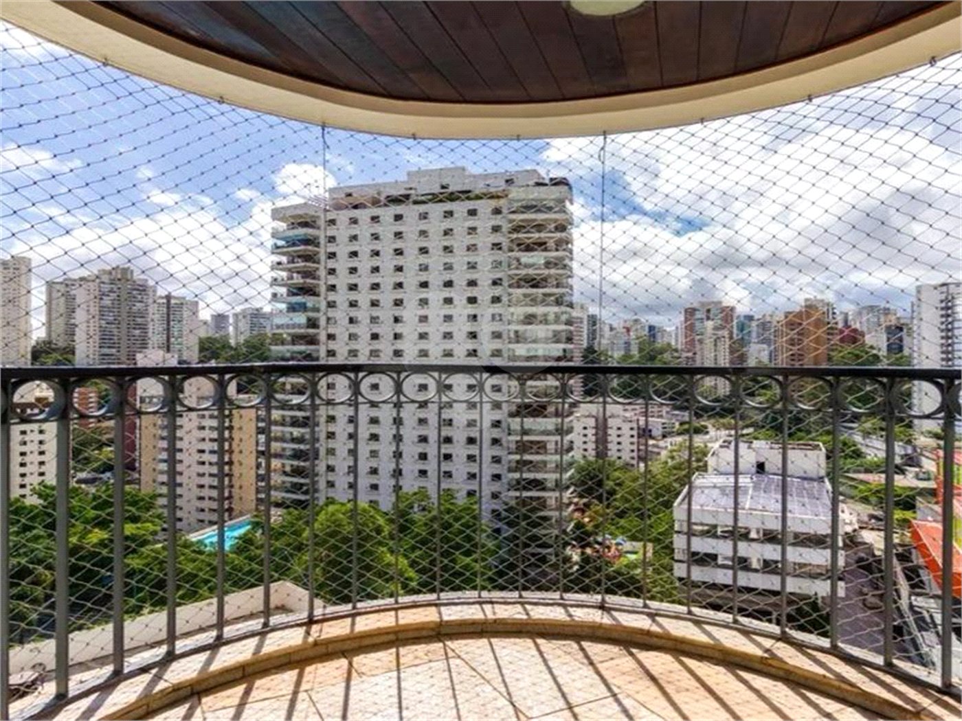 Apartamento à venda com 4 quartos, sendo 3 suítes, em Vila Andrade, São Paulo, SP