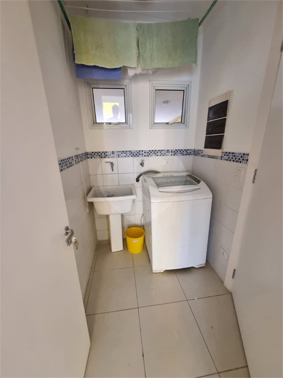 Casa à venda com 4 quartos, sendo 1 suíte, no condomínio Horizontal Newport Village, São Paulo - SP