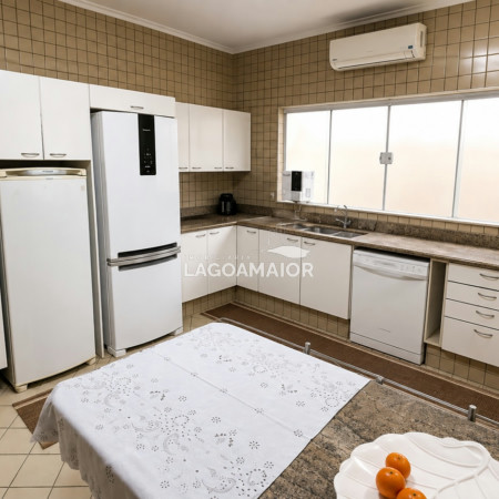 Casa à venda com 3 quartos, sendo 1 suíte, em Santos Dumont, Três Lagoas, MS