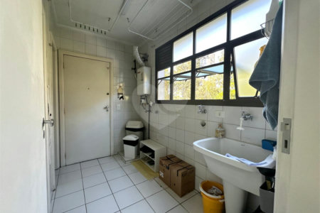 Apartamento à venda com 3 quartos, sendo 1 suíte, em Vila Andrade, São Paulo, SP