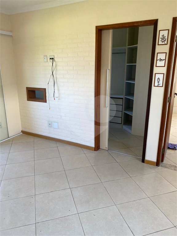 Casa à venda com 4 quartos, sendo 2 suítes, em Ubatiba, Maricá, RJ