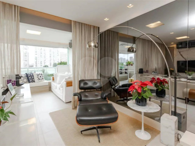 Apartamento à venda ou para alugar com 2 suítes em Santo Amaro, São Paulo, SP