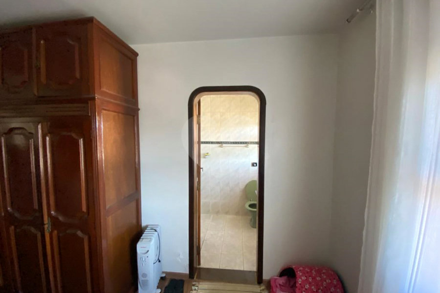 Casa à venda com 5 quartos, sendo 4 suítes, no condomínio Vilarejo Estoril, Mairiporã - SP