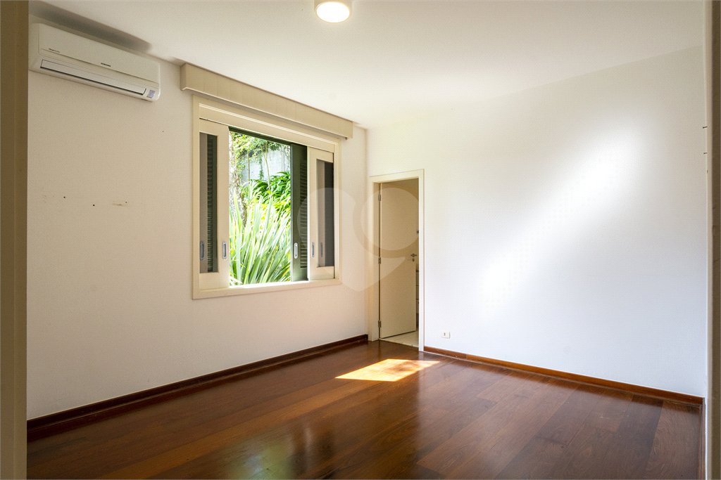 Casa à venda com 4 suítes no condomínio Chácara Flora, São Paulo - SP