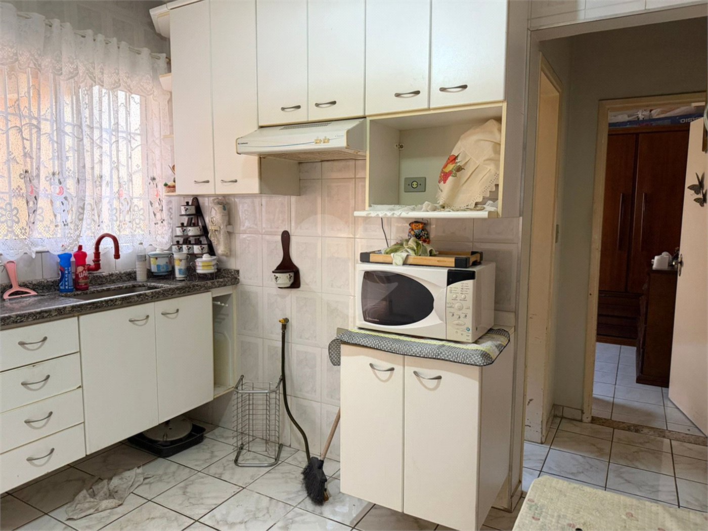 Casa à venda com 2 quartos no condomínio Residencial Bari, Itaquaquecetuba - SP