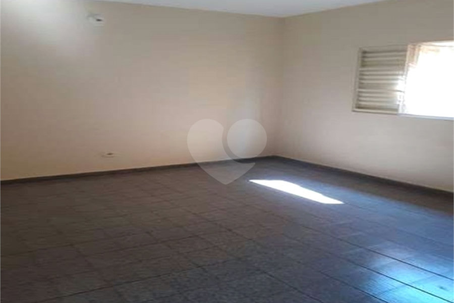 Sobrado à venda com 6 quartos, sendo 1 suíte,  em Jardim Las Vegas, Guarulhos, SP