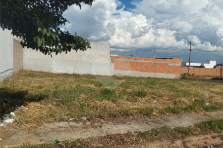 Terreno à venda em Residencial Vista do Horto, Araraquara, SP