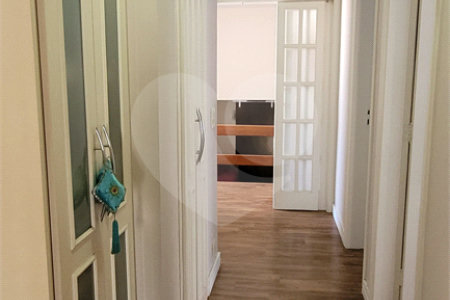 Sobrado à venda com 4 quartos, sendo 3 suítes, em Brooklin Paulista, São Paulo, SP