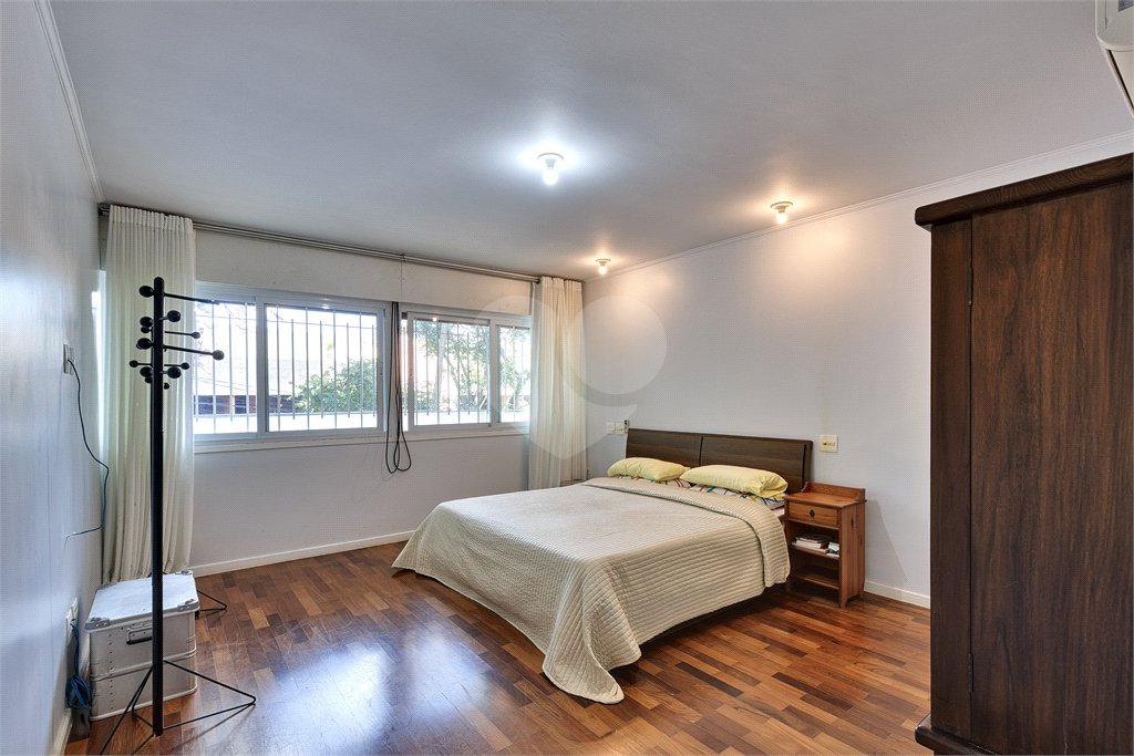 Casa à venda com 4 suítes em Jardim Cordeiro, São Paulo, SP
