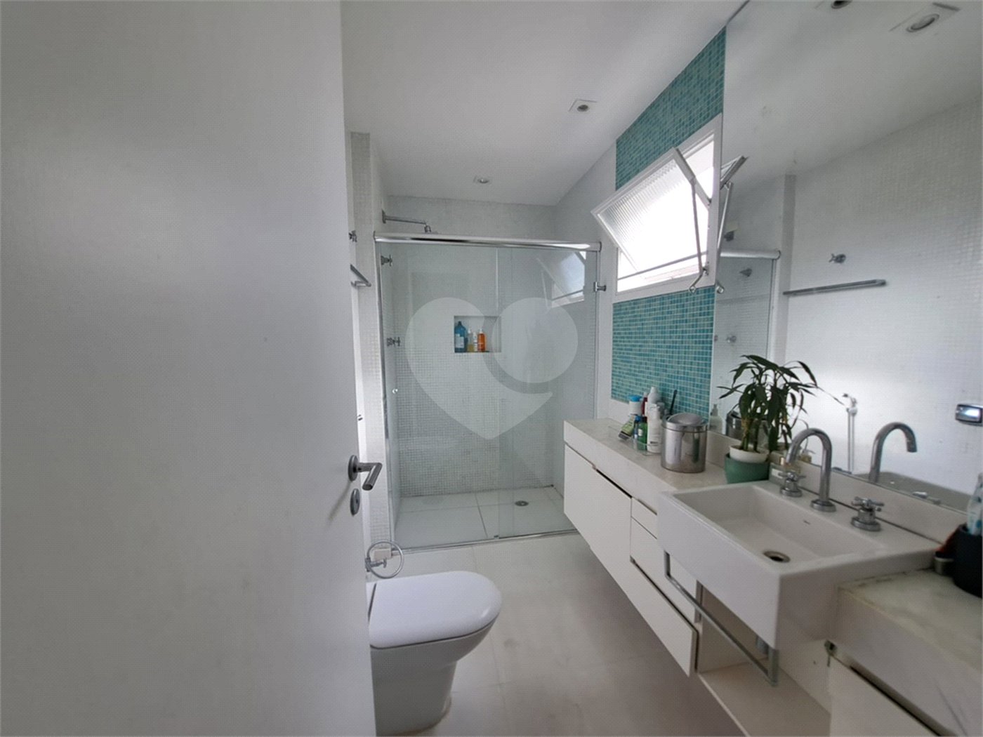 Apartamento à venda com 3 suítes em Campo Belo, São Paulo, SP