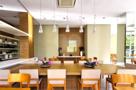 Apartamento à venda com 3 quartos, sendo 1 suíte,  em Vila Andrade, São Paulo, SP