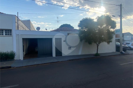 Casa à venda com 3 quartos, sendo 1 suíte, no Centro, Araraquara, SP