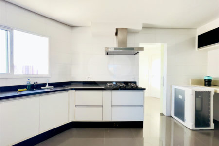 Apartamento à venda com 3 quartos, sendo 1 suíte,  em Nova Petrópolis, São Bernardo do Campo, SP