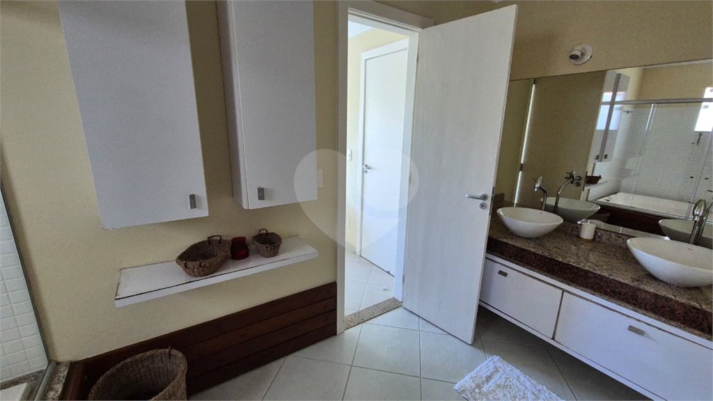 Casa à venda com 6 quartos, sendo 4 suítes, em Ferradura, Armação dos Búzios, RJ